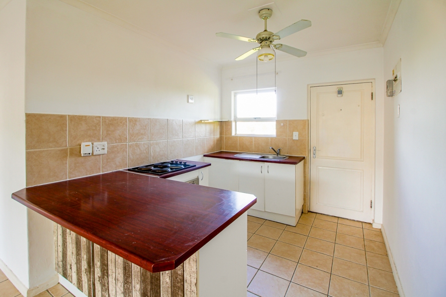 To Let 2 Bedroom Property for Rent in Somerset West Western Cape